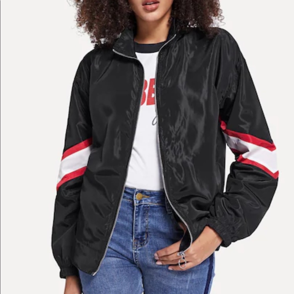 Cut-And-Sew Color-Block Sleeve Jacket
